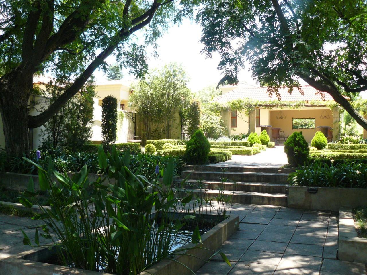 Moon And Sixpence Garden Guest House Muldersdrift Eksteriør bilde