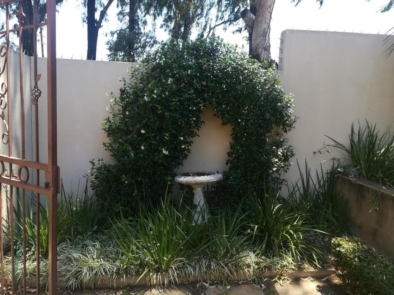 Moon And Sixpence Garden Guest House Muldersdrift Eksteriør bilde